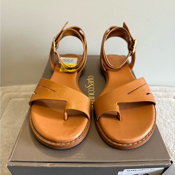 Franco Sarto L-Greene Size 7 Tan Leather‎ Toe Loop Ankle Strap Sandal NEW - Picture 3 of 5